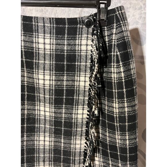 Cambridge Country Plaid Wrap Skirt Fringe Button‎ & Snap Closure Women's Size 6P - Picture 2 of 10